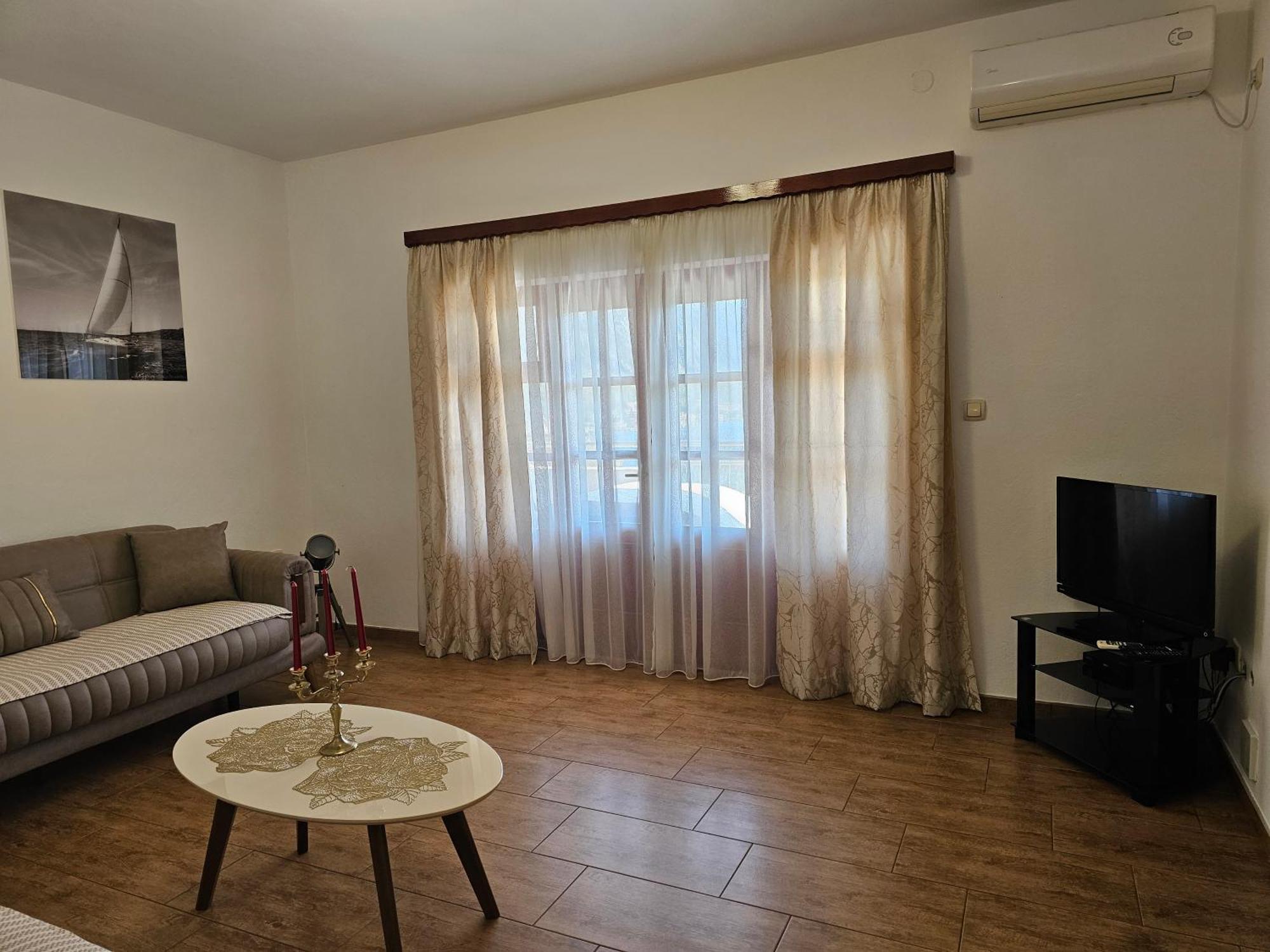 Apartments Nadja Котор Екстериор снимка