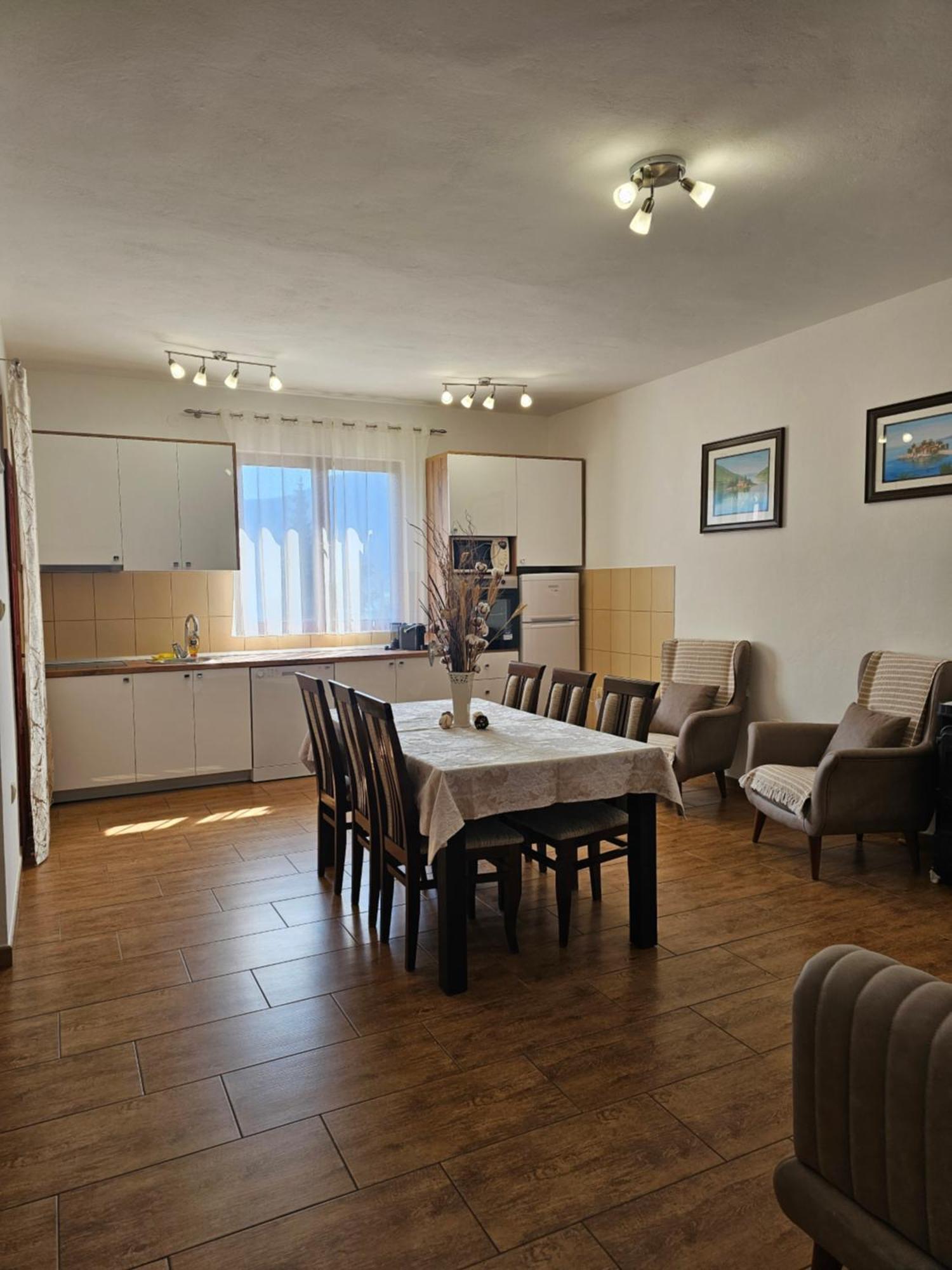 Apartments Nadja Котор Екстериор снимка