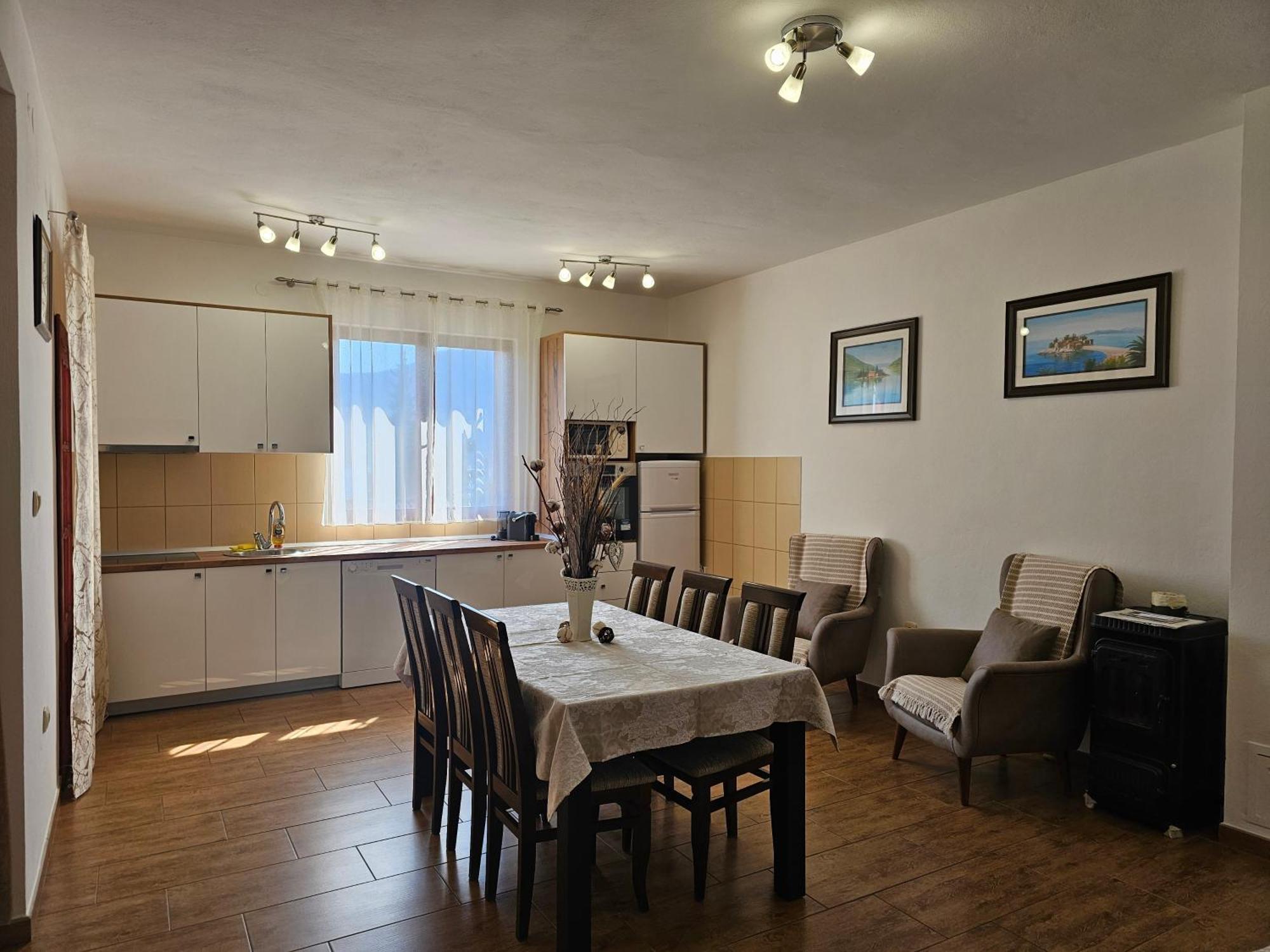 Apartments Nadja Котор Екстериор снимка