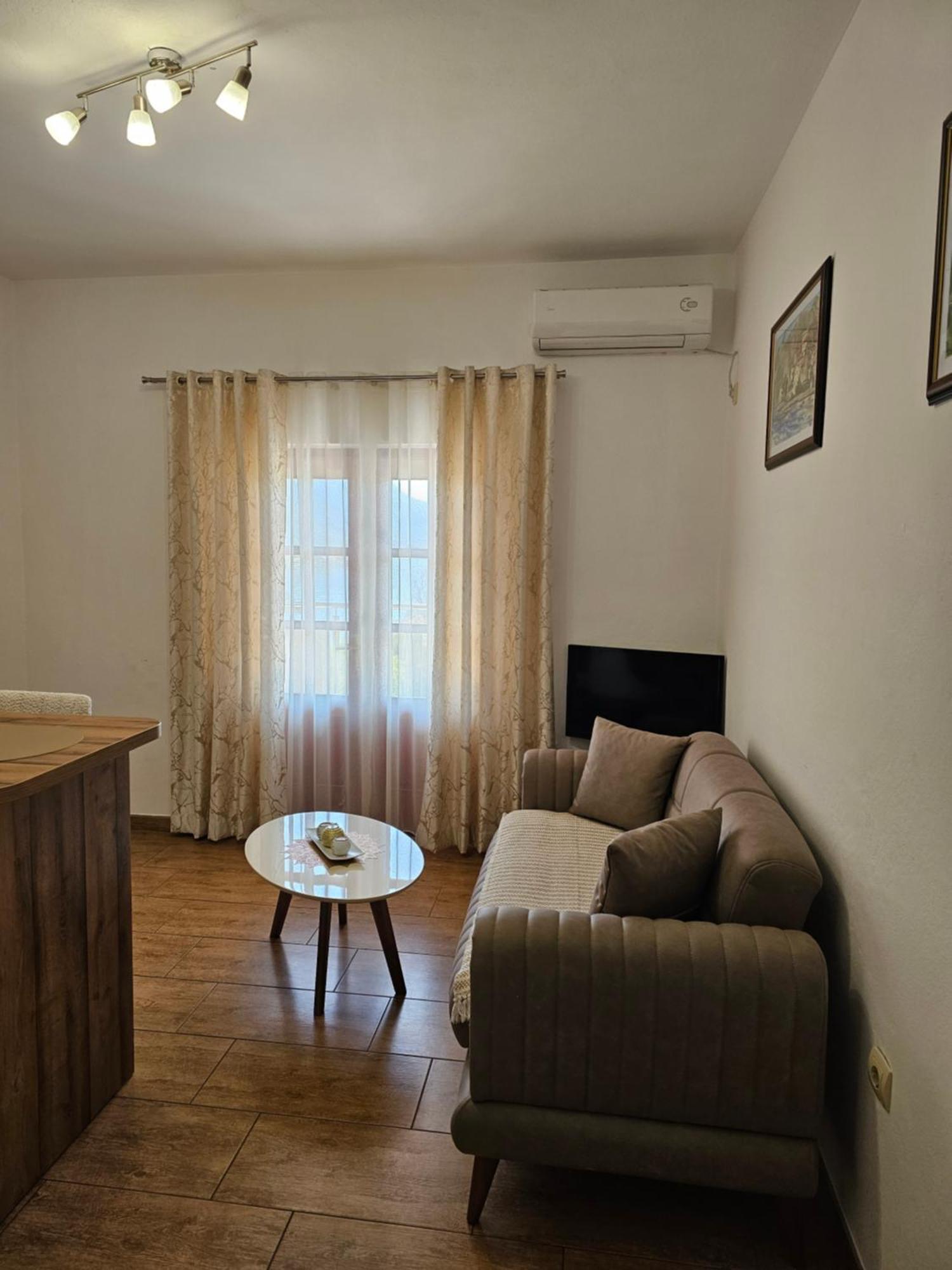 Apartments Nadja Котор Екстериор снимка