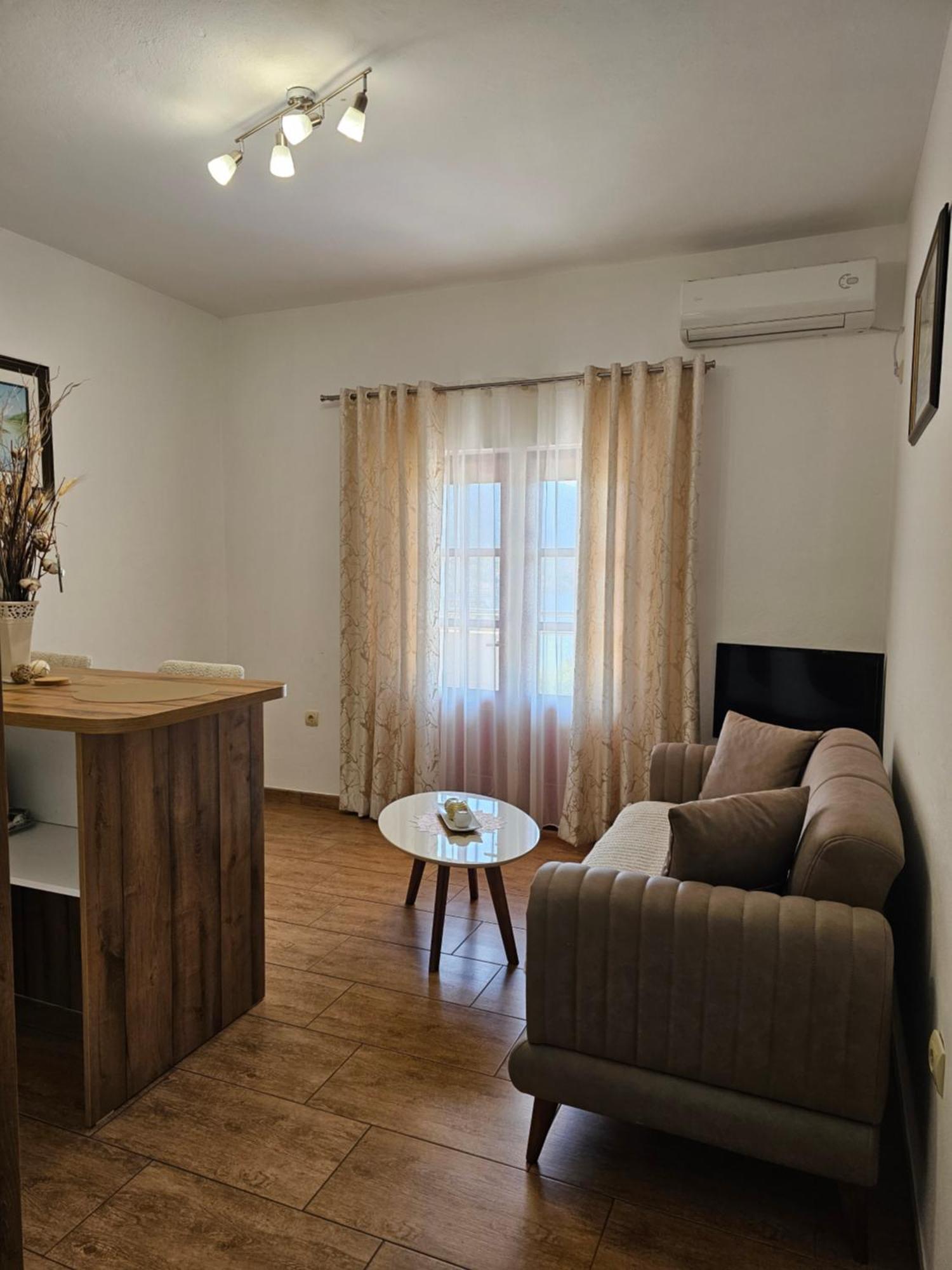 Apartments Nadja Котор Екстериор снимка