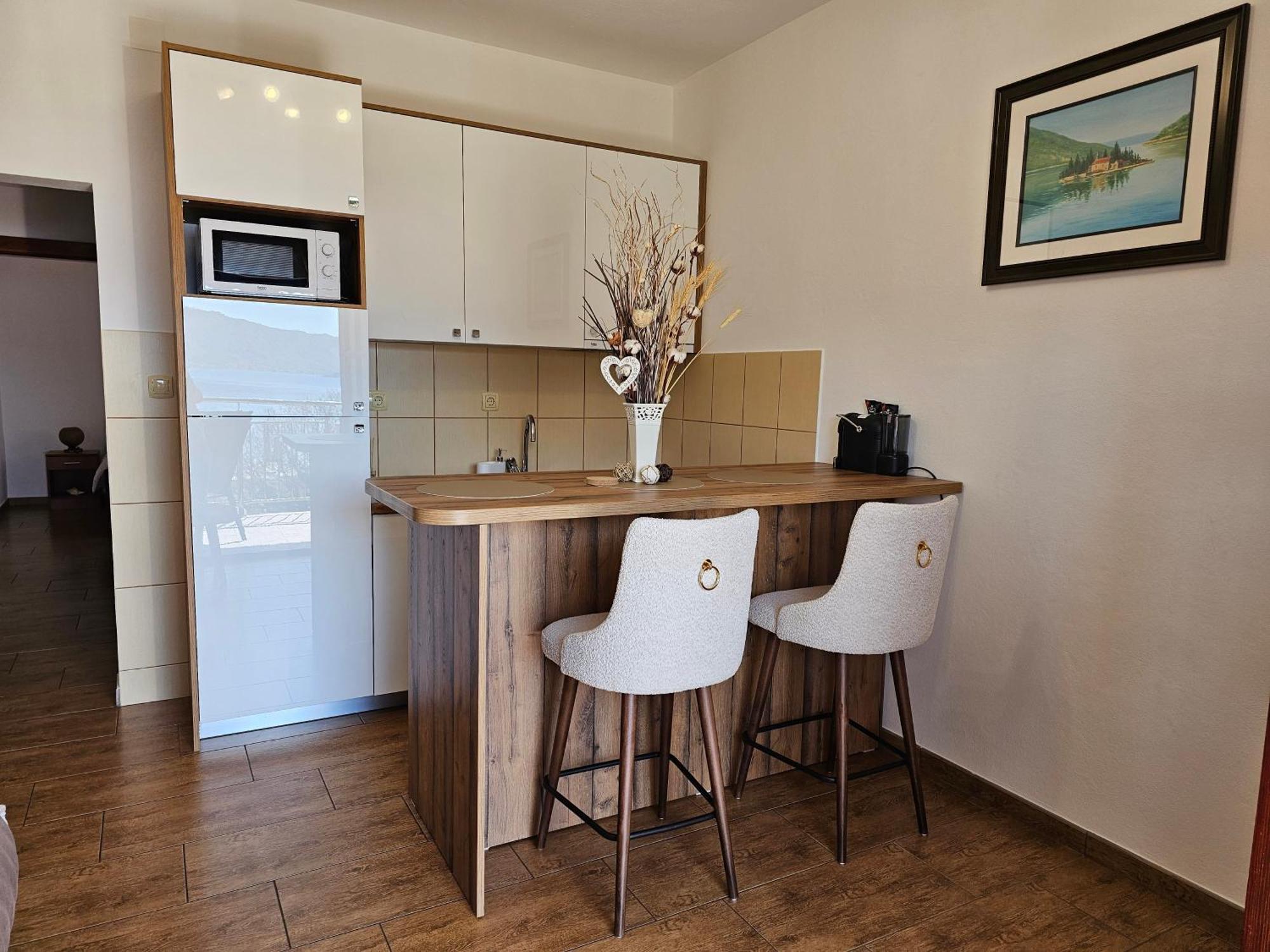 Apartments Nadja Котор Екстериор снимка
